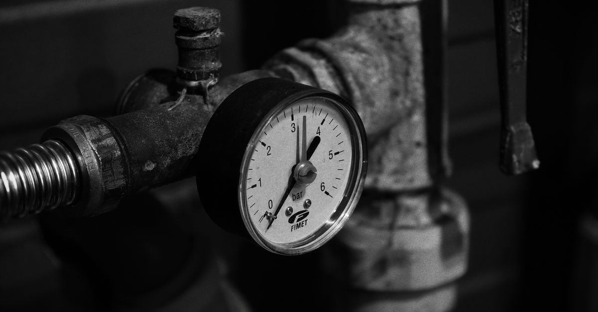Choosing the Right Emergency Plumber for Burst Pipe Repairs