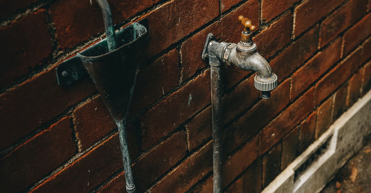 Essential Tips for Choosing Bathroom Fixtures